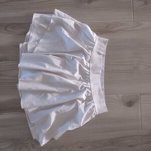 Lululemon White Tennis Skirt Size 10 Court Rival High-Rise Skirt Layers